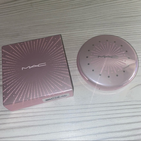 Mac Cosmetics Flare For The Dramatic Highlighter - Picture 4 of 7